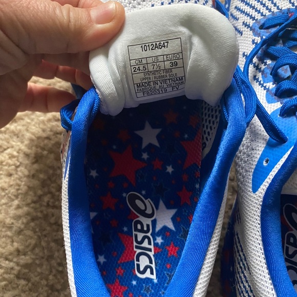 ASICS size 7.5 - Picture 4 of 5